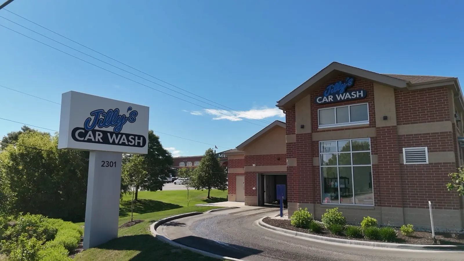 Jilly's Car Wash in Waukesha, Wisconsin